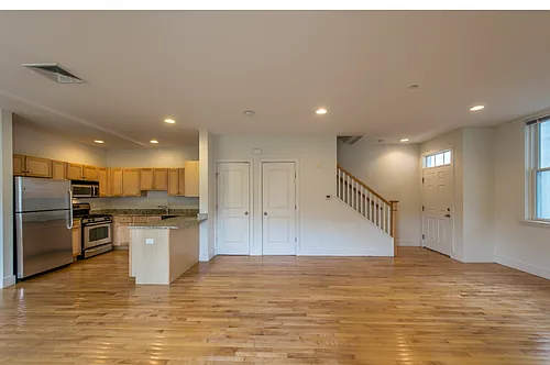 113 2nd St #1 Photo 1