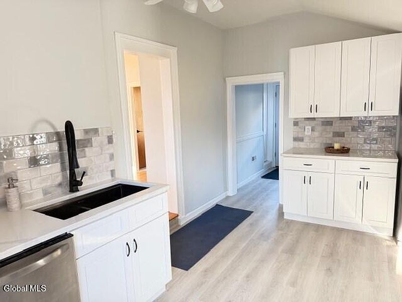 3rd image of 29 Hudson Street