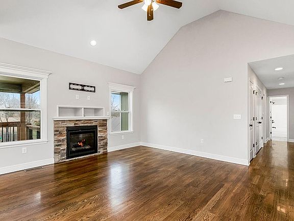 3rd image of 15808 Christie Dr