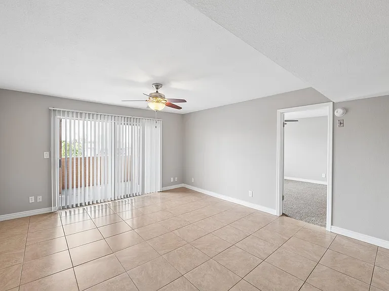 540 N May St #3122 — Photo 8