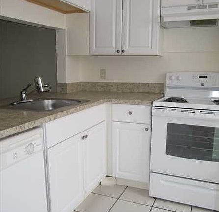 5th image of 10937 NW 29th Pl