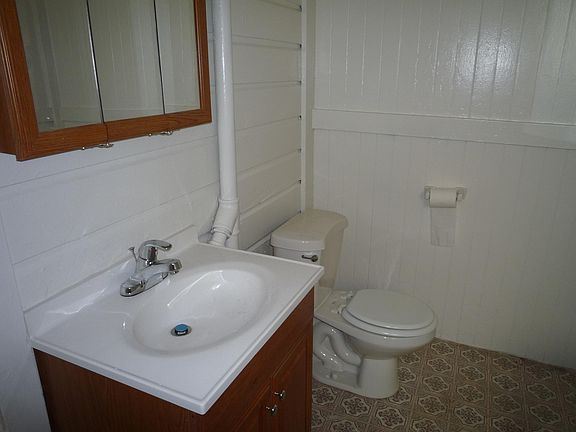 4th image of 2406 1/2 Polk St