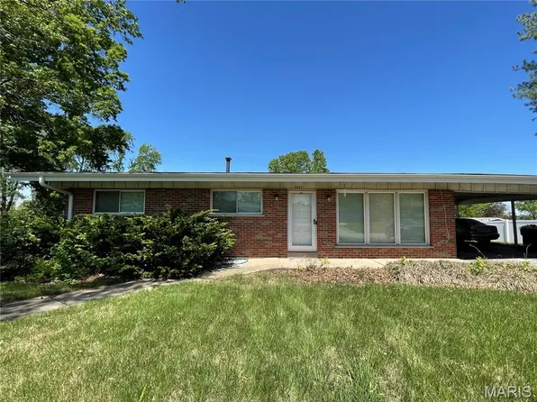 9411 Crockett Dr, Saint Louis, MO 63132