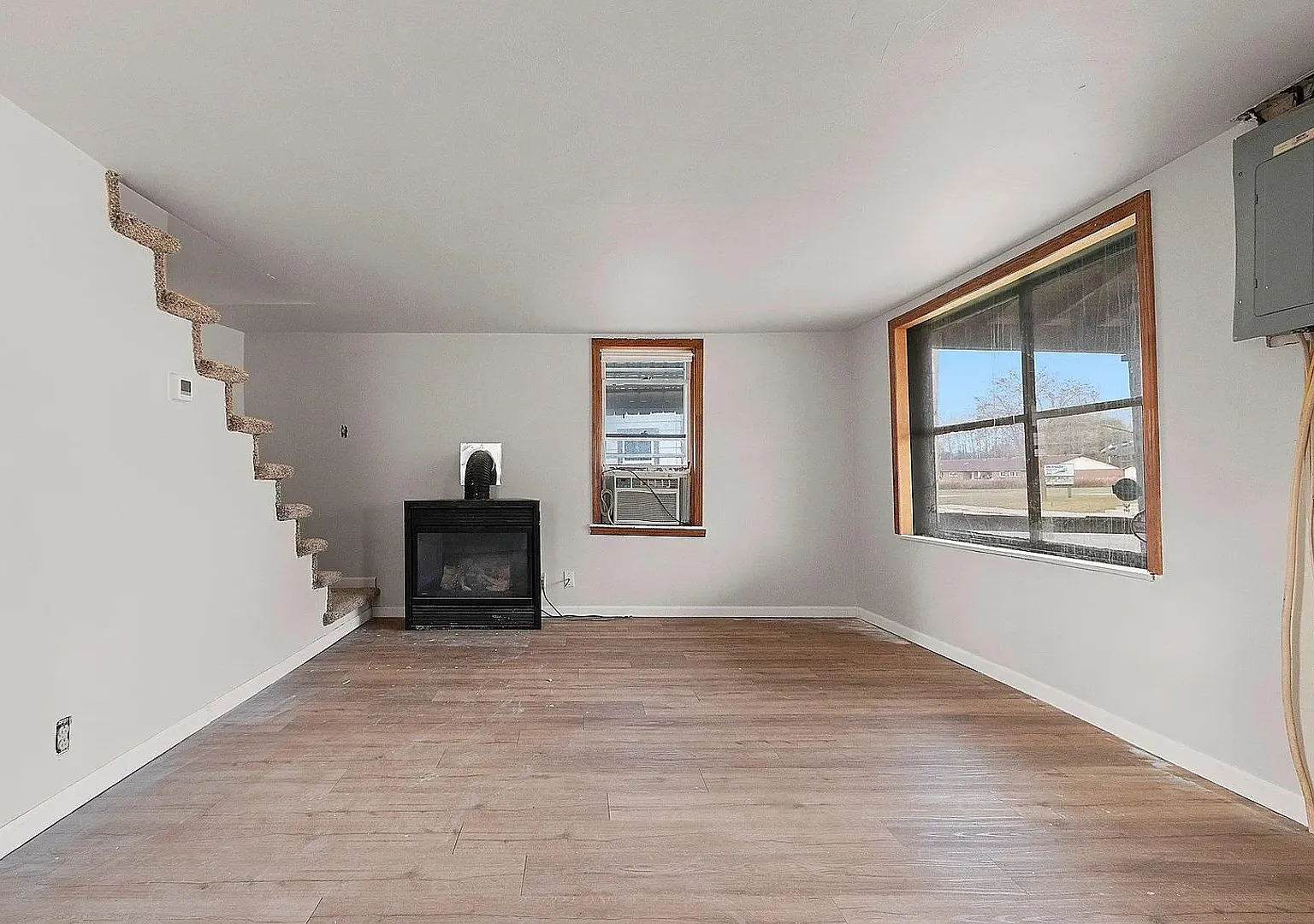Cozy 2-Bedroom Single-Family Home in Pound, WI - Available NOW for showings! — Photo 3
