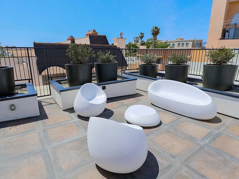Rooftop Area Perfect for Entertaining