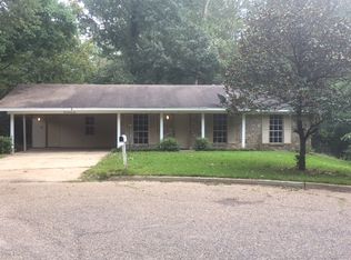 176 W Woodcrest Dr, Jackson, MS 39212