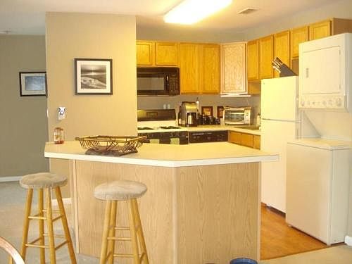 2nd image of 14 Falcon Ridge Way N