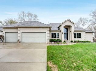 1097 Falls Curv, Chaska, MN 55318