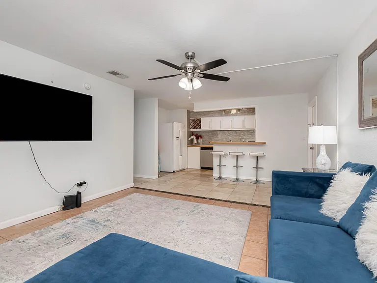 302 Lincoln Ave #10 — Photo 33