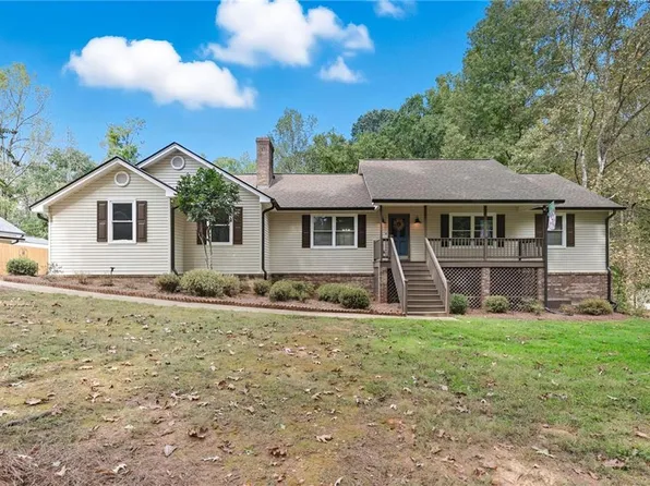 5116 Deer Path Ln, Gainesville, GA 30507