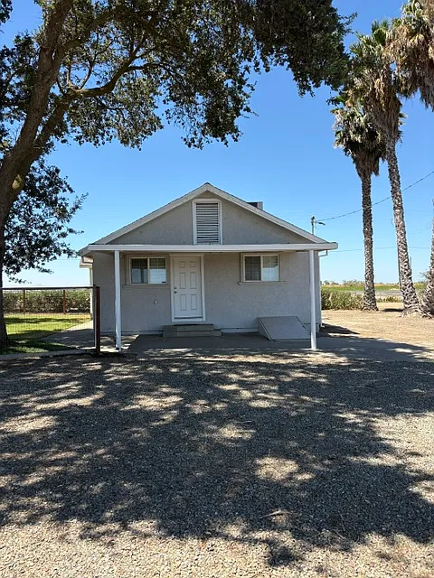 3 bed, 960 sqft, $2,900 — Photo 3