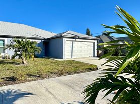 3311 SW 15th Pl, Cape Coral, FL
