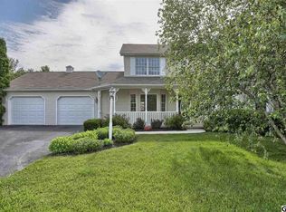 881 Country Lake Dr, Harrisburg, PA