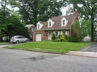 25 Edgewood Rd, Linden, NJ 07036