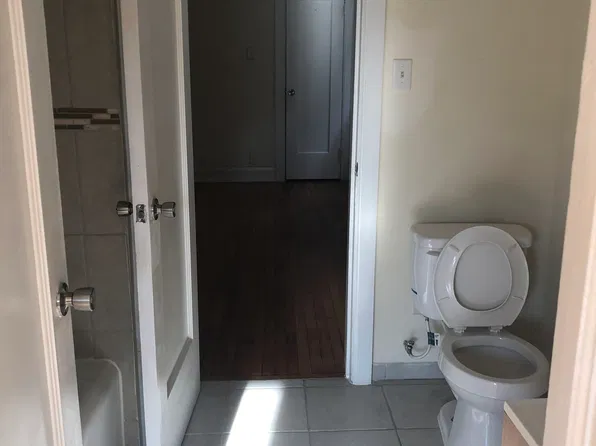 8124 S Ingleside Ave #3, Chicago, IL 60619