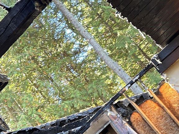 3rd image of 720 Spider Lake Rd