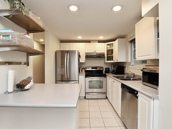 4th image of 21409 Dewdney Trunk Rd #16