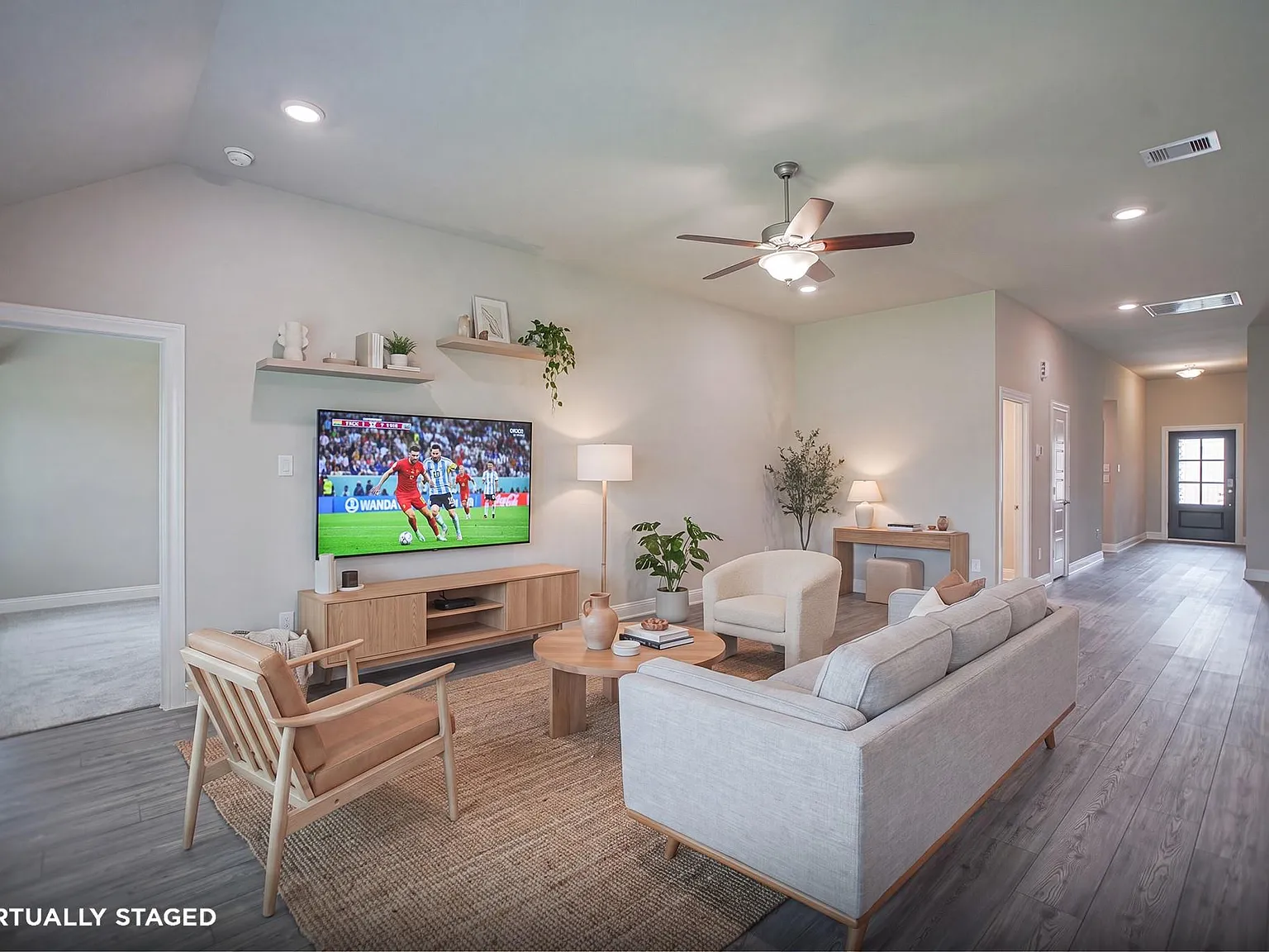 4 bed, 3.0 bath, 2025 sqft, $2,800 — Photo 2