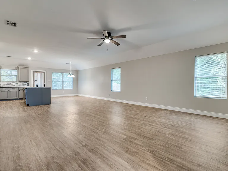2734 Waters Edge — Photo 4