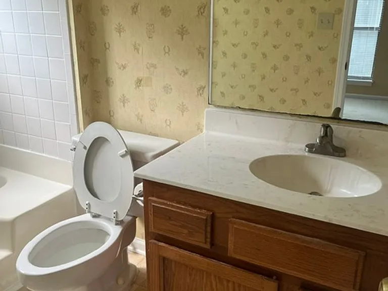 906 Indian Wells Ct — Photo 10