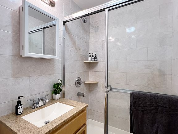 4th image of 81 Ludlow St APT 3