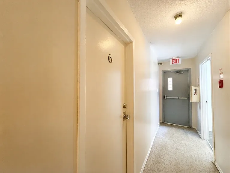249 Logan Ave #6 — Photo 6