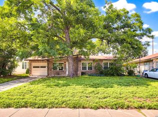 207 Dresden Dr, San Antonio, TX 78213