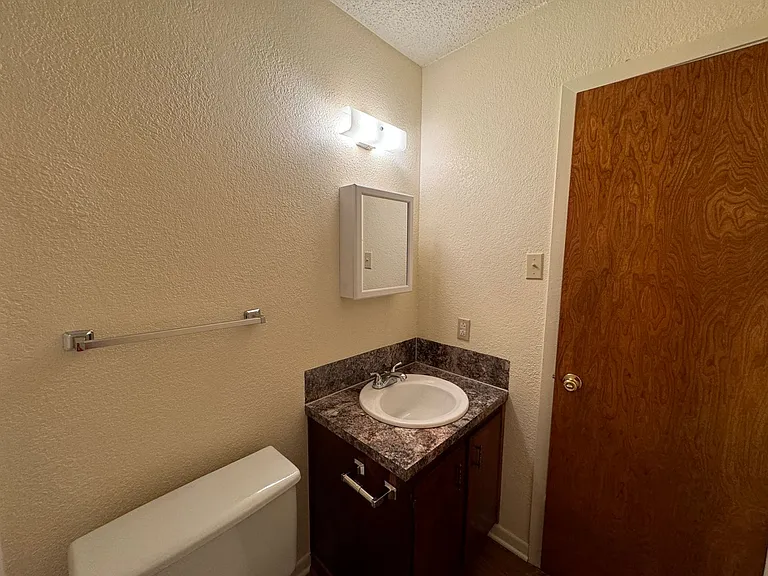 1115 White Ave — Photo 16