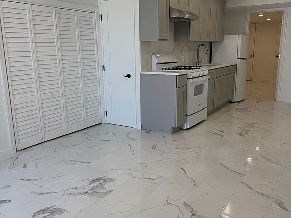2nd image of 323 Maryland Ave #1