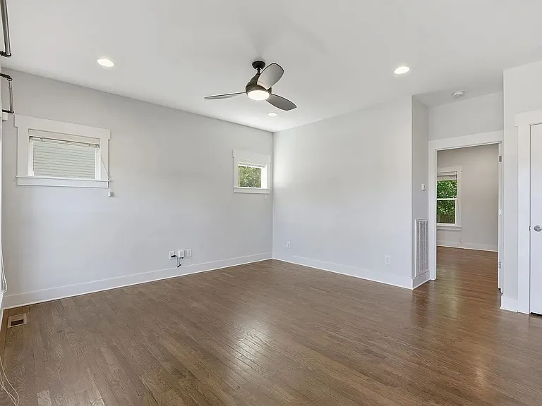 1224 Bessie Ave — Photo 22