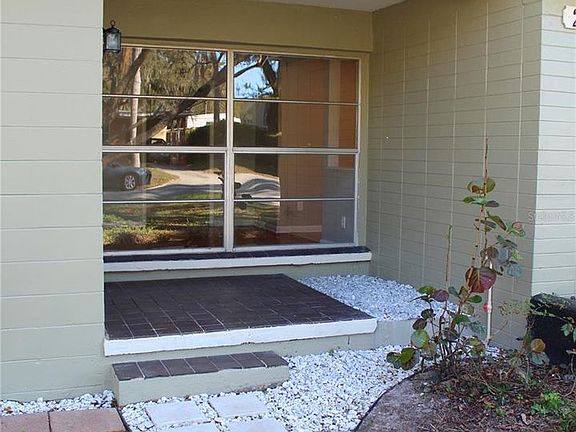 4th image of 209 Redwood Ave