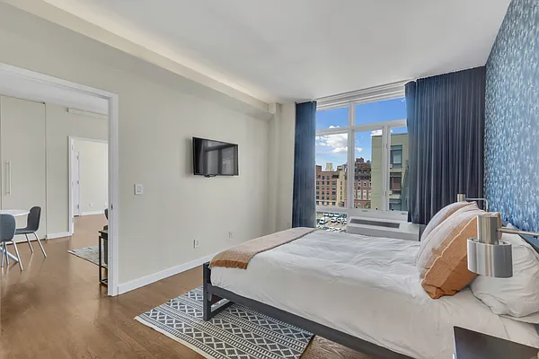 Sold by Compass | media 25