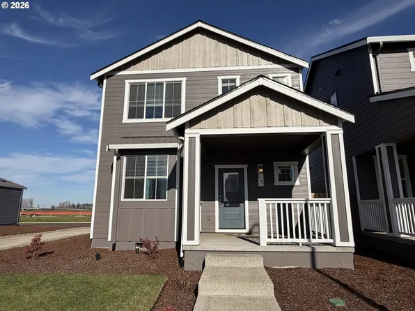 1197 Parkside Ave, Woodburn, OR 97071