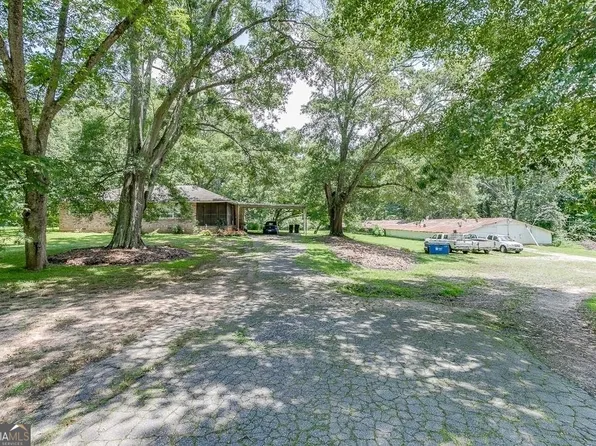 5551 Shadburn Ferry Rd, Buford, GA 30518