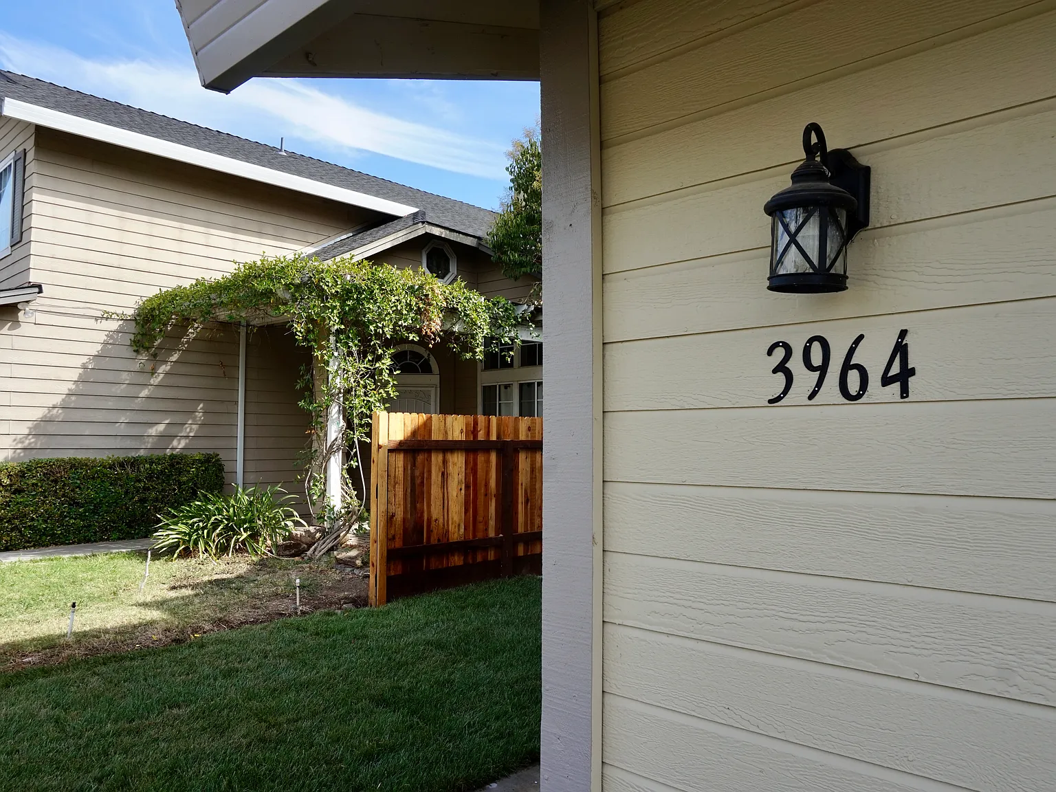 4 bed, 2.5 bath, 2060 sqft, $2,980 — Photo 2