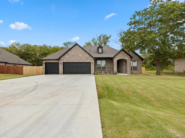 133 N Phillips St, Skiatook, OK 74070