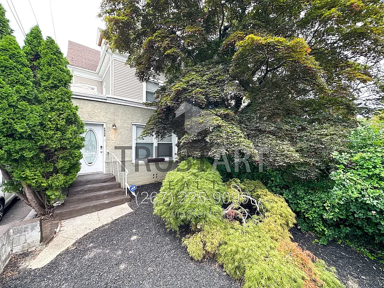 6908 Old York Rd — Photo 33