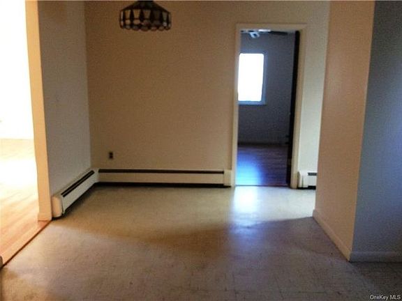 5th image of 133 Franklin Ave