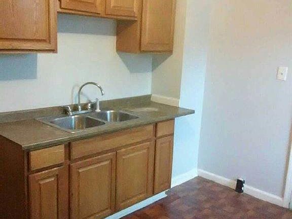 5th image of 719 Cherry St