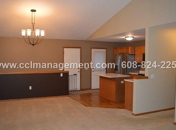 2nd image of 5 Fleischman Cir