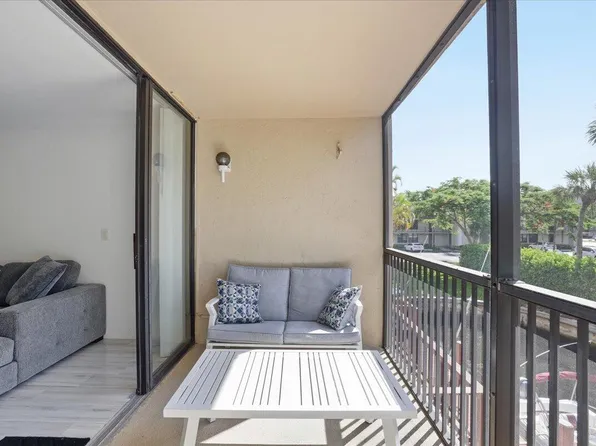 16 Royal Palm Way #205, Boca Raton, FL 33432
