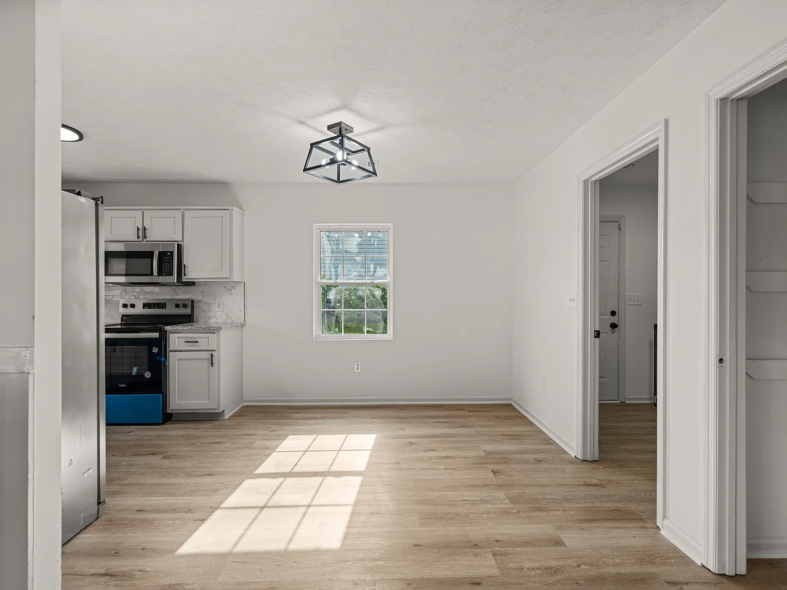3 bed, 1136 sqft, $1,100 — Photo 4