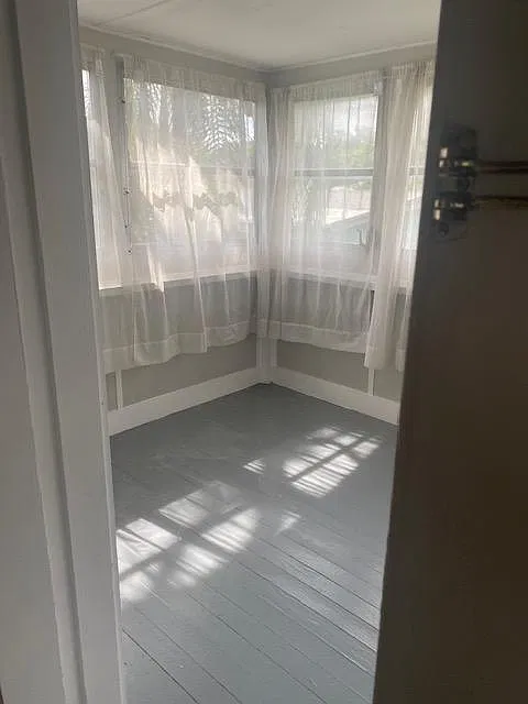 Studio, 400 sqft, $1,300 — Photo 2