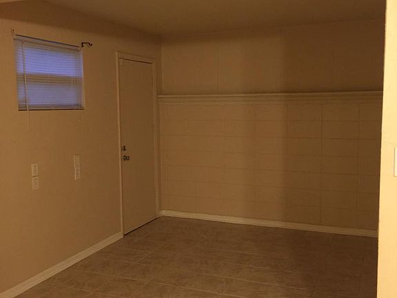 5th image of 5023 Redstone Dr