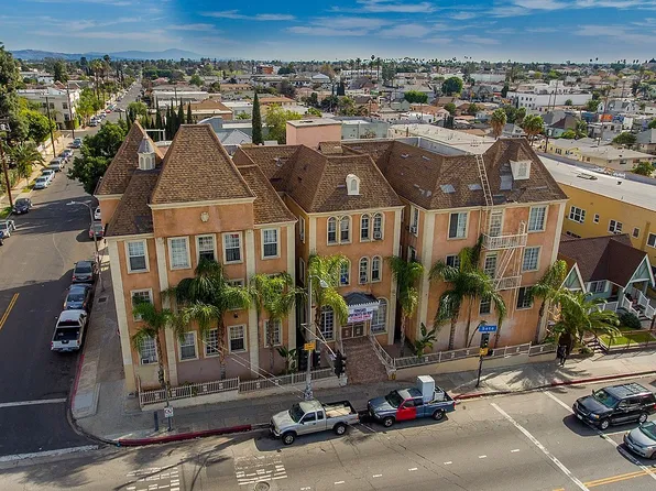 Soto Rose Apartments