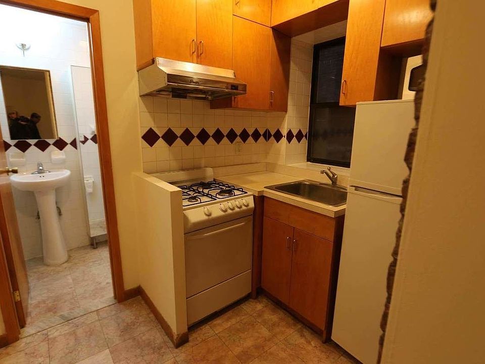 1st image of 106 Mulberry St APT 5