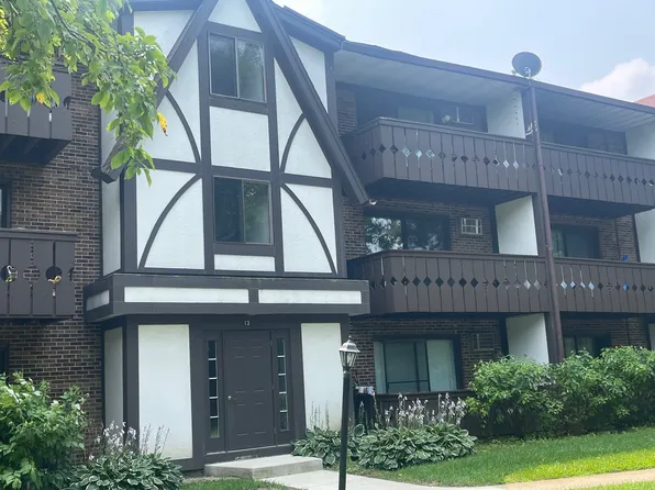 13 Timber Ln APT 6, Vernon Hills, IL 60061