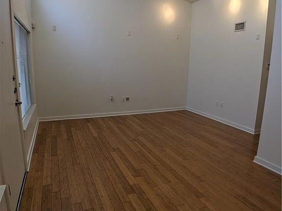 3rd image of 2200 Dickson Dr APT 214