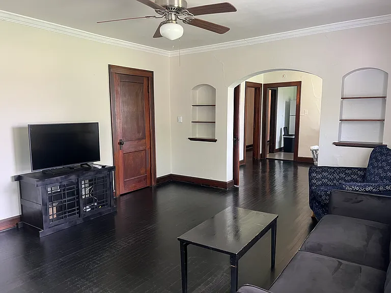 821-823 S 5th St #821 — Photo 6