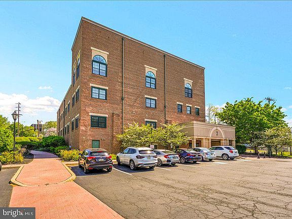3rd image of 2 Canals End Rd APT 305